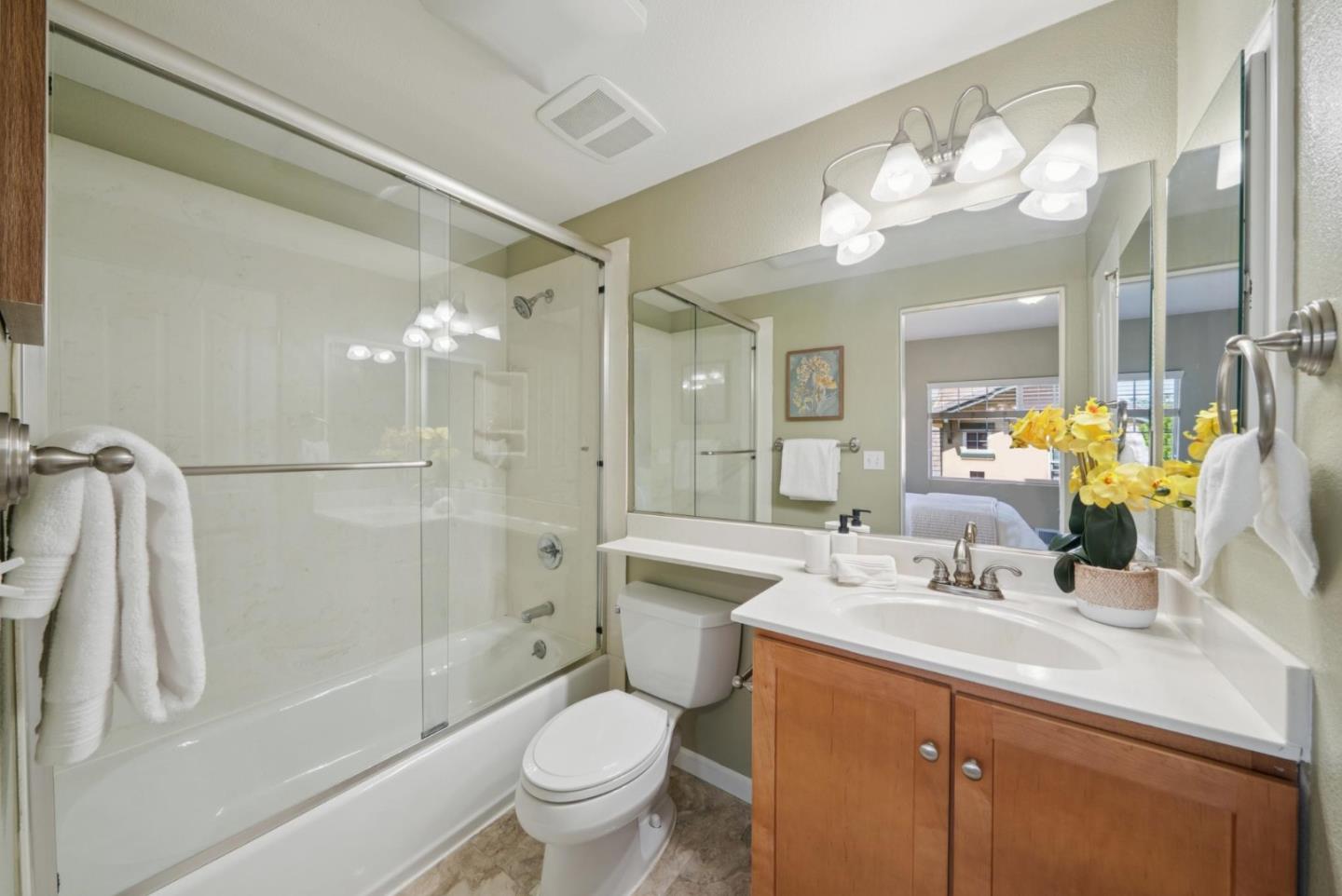 Detail Gallery Image 16 of 19 For 808 Lenzen Ave #106,  San Jose,  CA 95126 - 2 Beds | 2/1 Baths