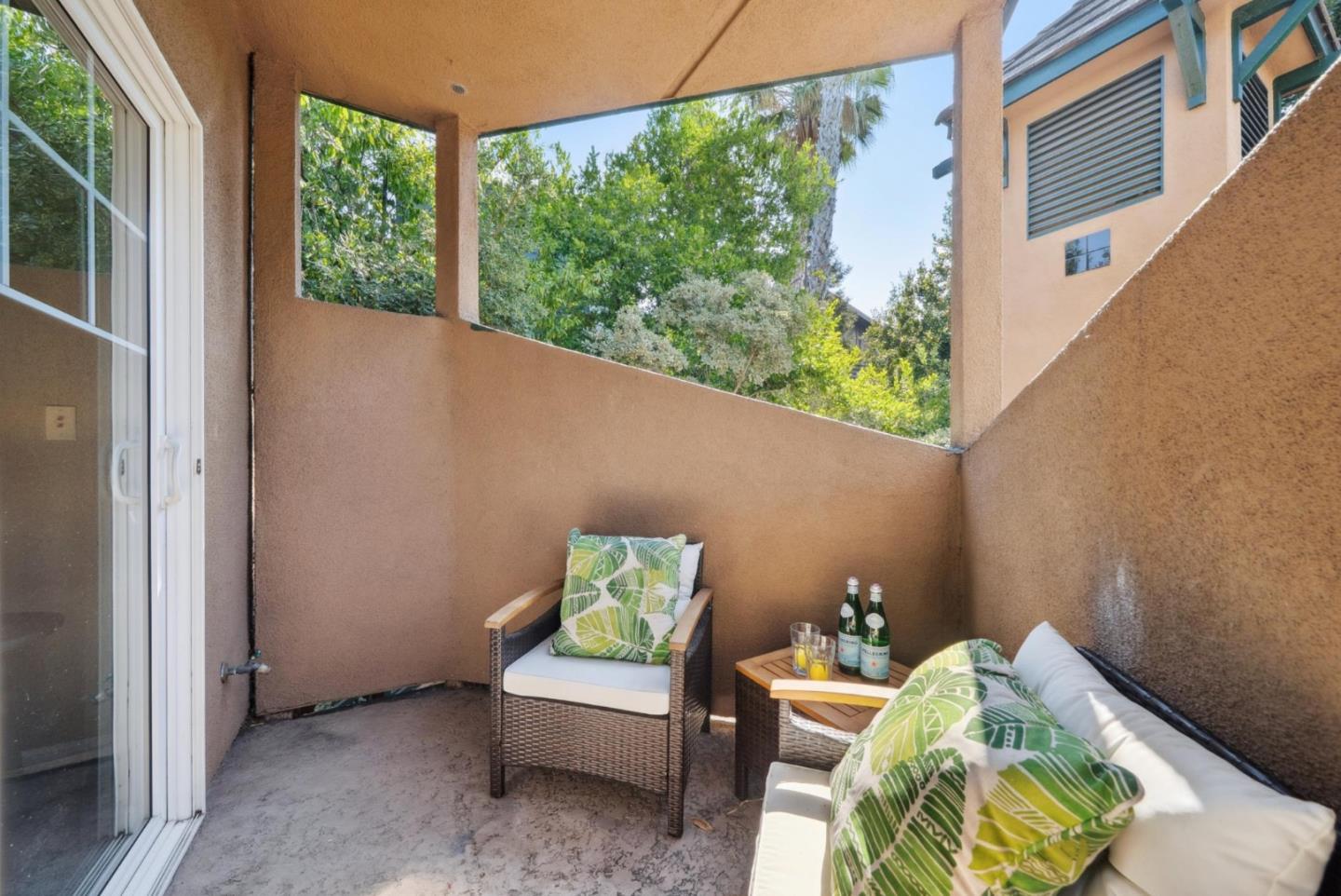 Detail Gallery Image 6 of 19 For 808 Lenzen Ave #106,  San Jose,  CA 95126 - 2 Beds | 2/1 Baths