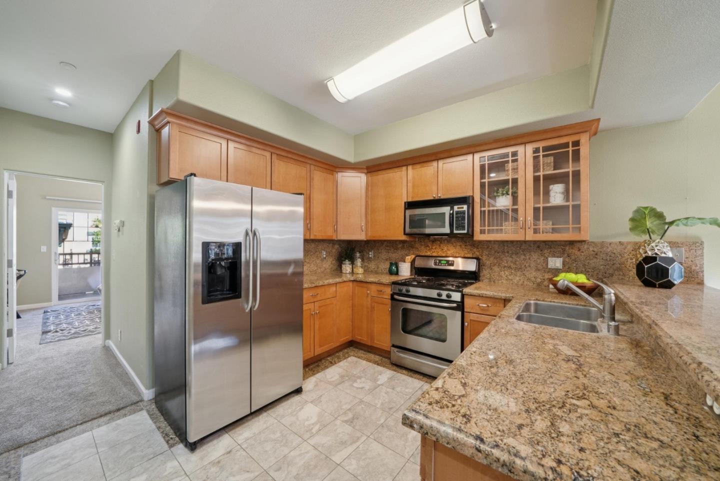 Detail Gallery Image 8 of 19 For 808 Lenzen Ave #106,  San Jose,  CA 95126 - 2 Beds | 2/1 Baths