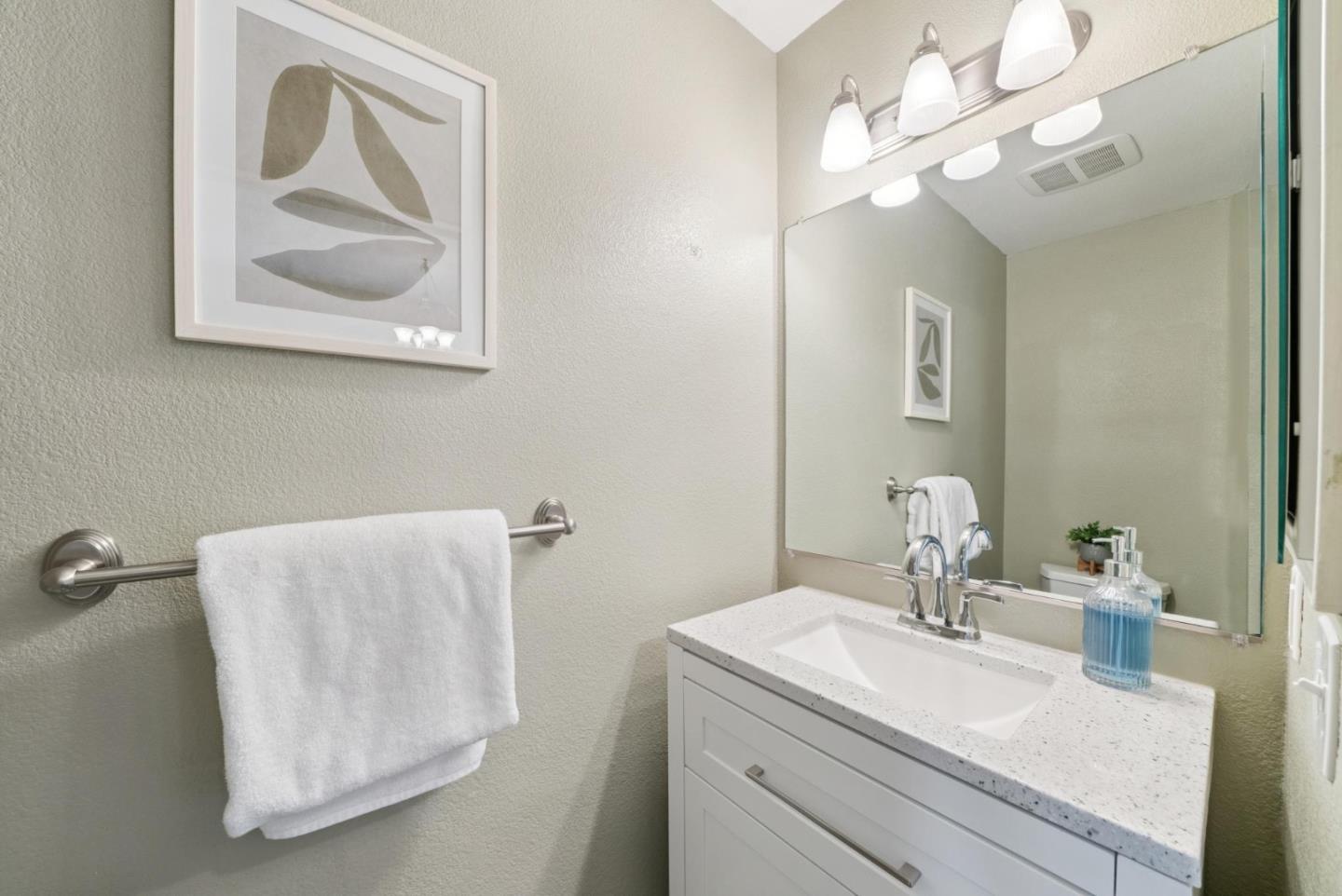 Detail Gallery Image 9 of 19 For 808 Lenzen Ave #106,  San Jose,  CA 95126 - 2 Beds | 2/1 Baths