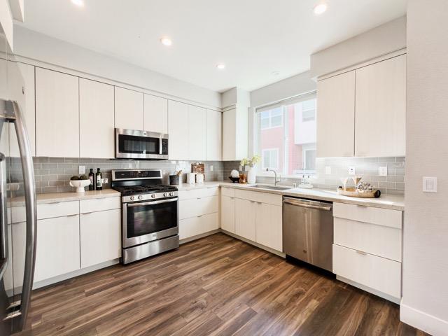 Detail Gallery Image 11 of 23 For 414 Santo Domingo Ter, Sunnyvale,  CA 94085 - 3 Beds | 2/1 Baths