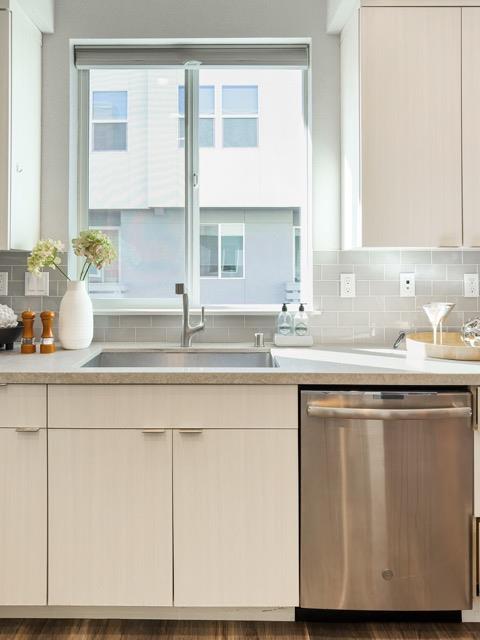 Detail Gallery Image 13 of 23 For 414 Santo Domingo Ter, Sunnyvale,  CA 94085 - 3 Beds | 2/1 Baths