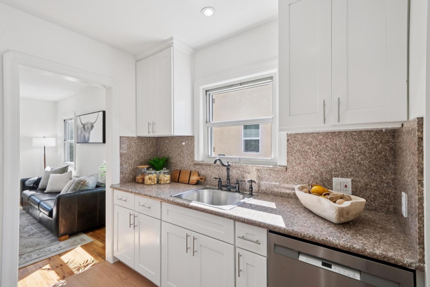 Detail Gallery Image 5 of 17 For 1157 Plum St, San Jose,  CA 95110 - 2 Beds | 1 Baths