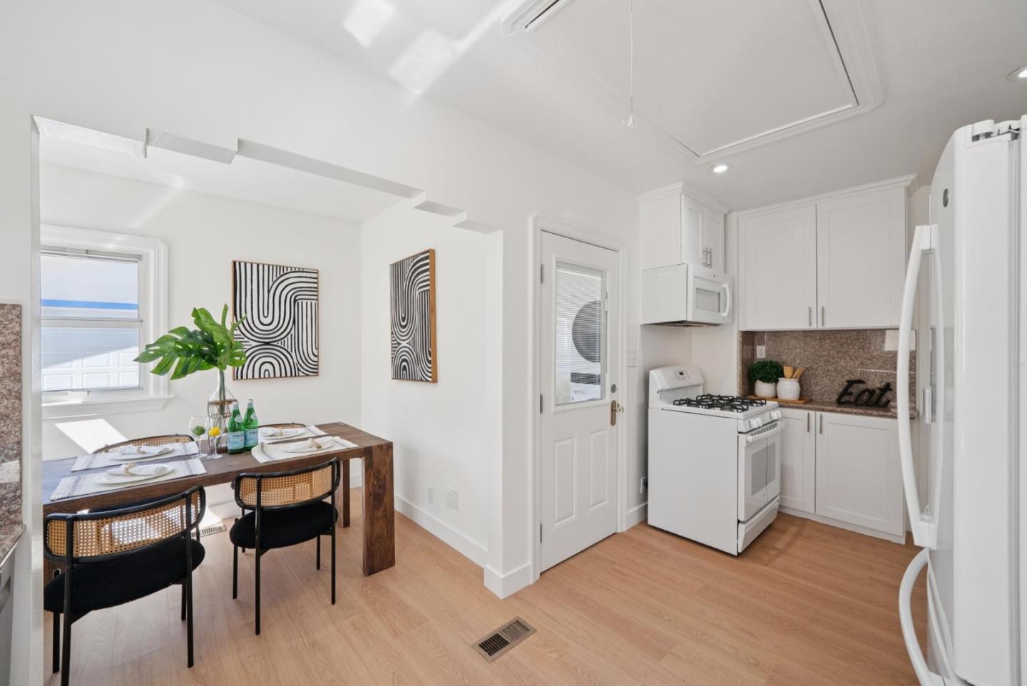 Detail Gallery Image 6 of 17 For 1157 Plum St, San Jose,  CA 95110 - 2 Beds | 1 Baths