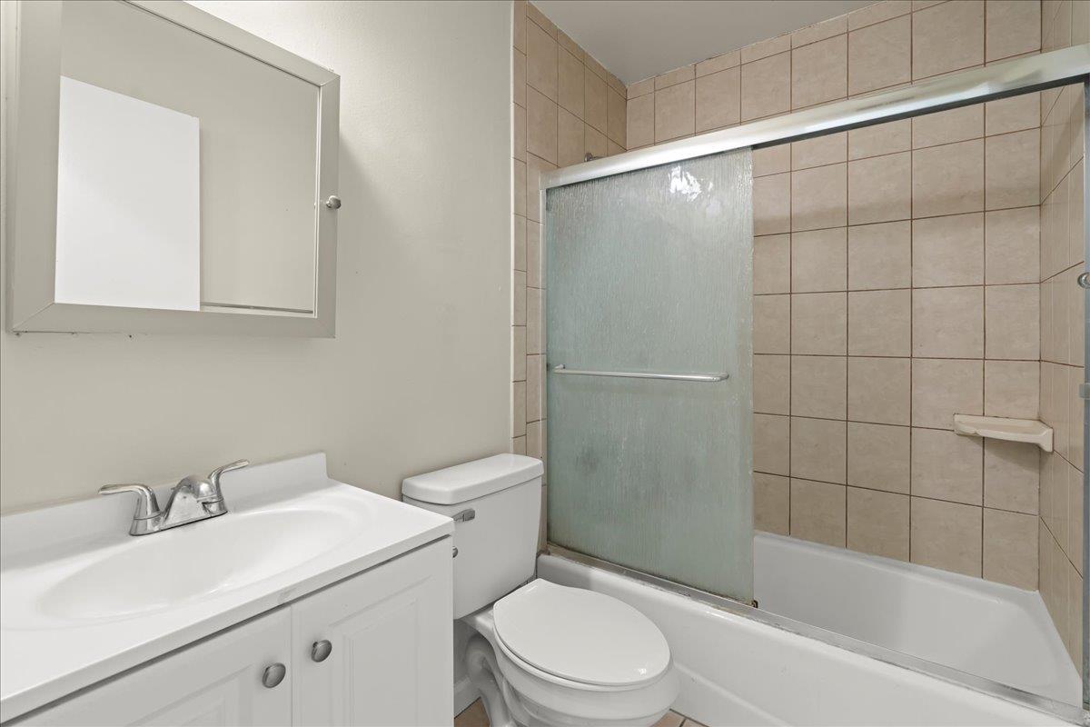 Detail Gallery Image 13 of 14 For 1372 Branham Ln #1,  San Jose,  CA 95118 - 2 Beds | 1 Baths