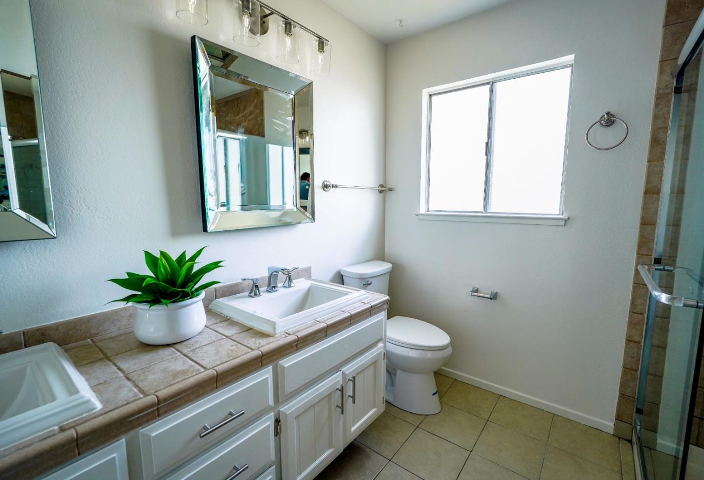 Detail Gallery Image 22 of 32 For 1317 Bilbo Ct, San Jose,  CA 95121 - 4 Beds | 3 Baths