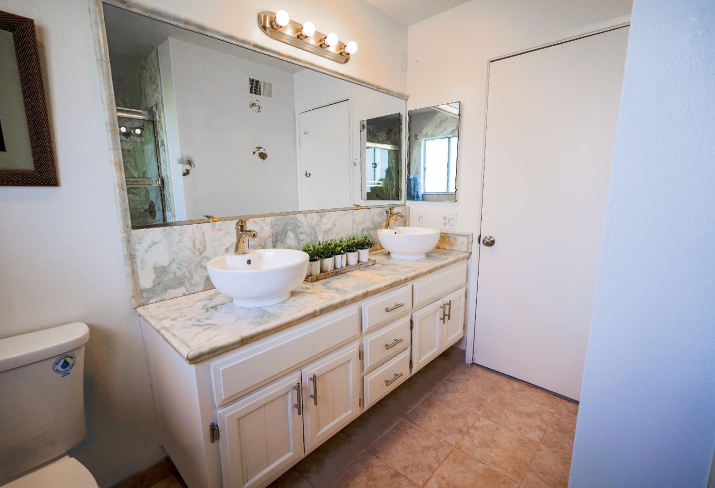 Detail Gallery Image 23 of 32 For 1317 Bilbo Ct, San Jose,  CA 95121 - 4 Beds | 3 Baths