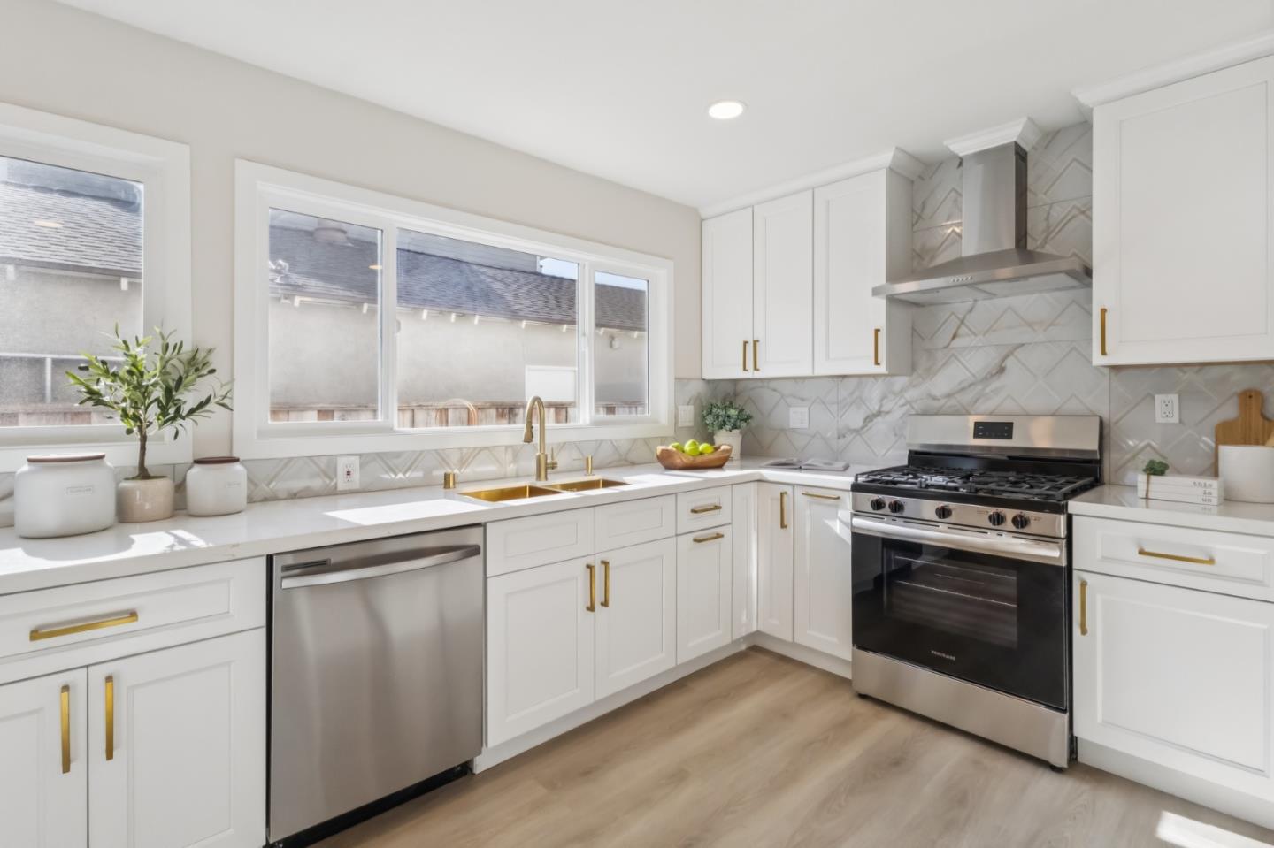 Detail Gallery Image 12 of 35 For 6129 Glen Harbor Dr, San Jose,  CA 95123 - 4 Beds | 2 Baths