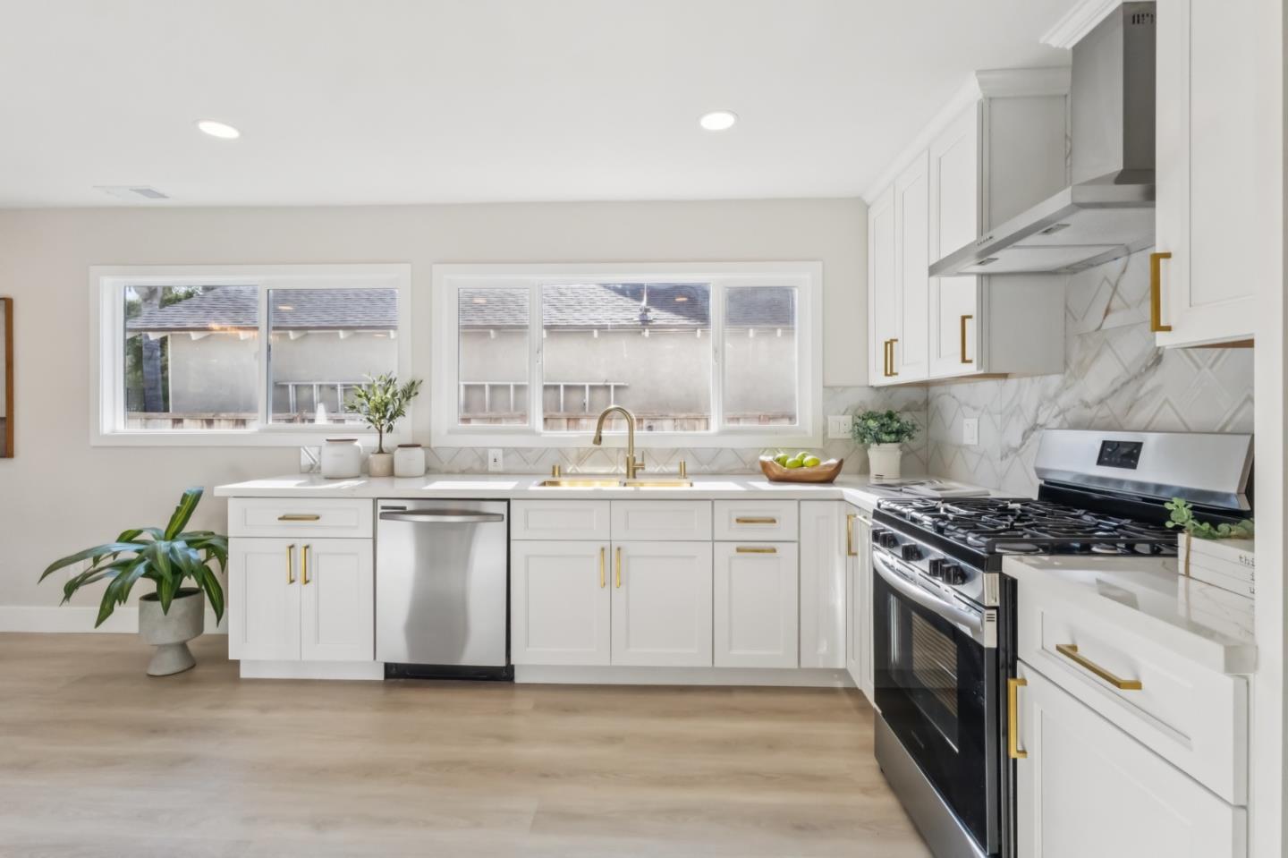 Detail Gallery Image 13 of 35 For 6129 Glen Harbor Dr, San Jose,  CA 95123 - 4 Beds | 2 Baths