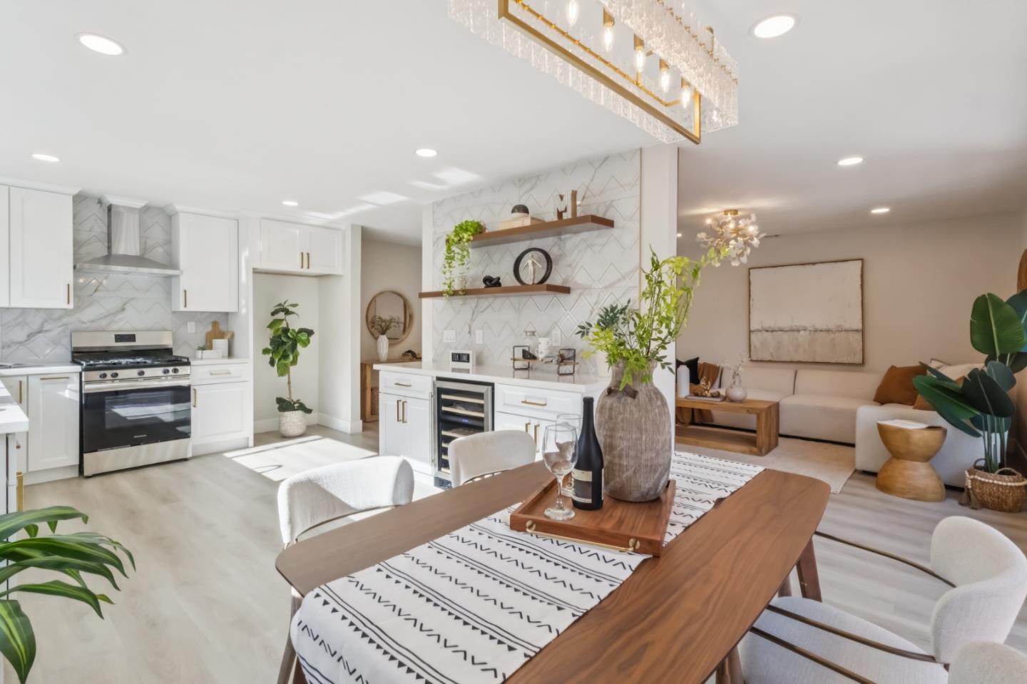 Detail Gallery Image 8 of 35 For 6129 Glen Harbor Dr, San Jose,  CA 95123 - 4 Beds | 2 Baths