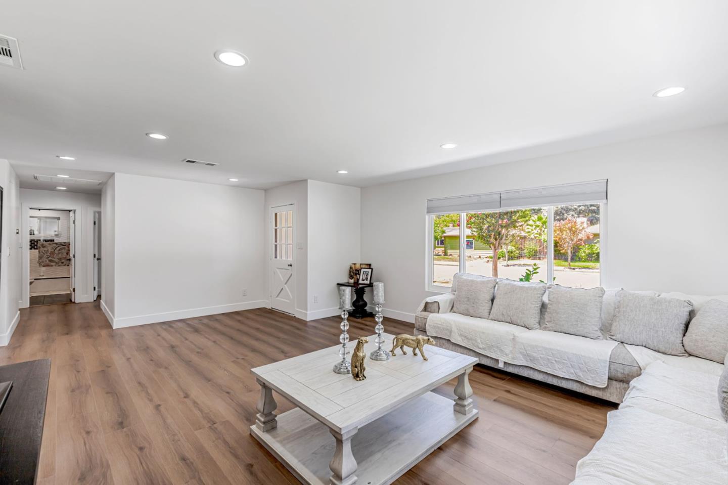 Detail Gallery Image 13 of 47 For 700 Eschenburg Dr, Gilroy,  CA 95020 - 3 Beds | 2 Baths
