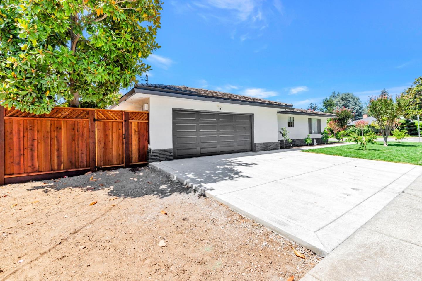 Detail Gallery Image 5 of 47 For 700 Eschenburg Dr, Gilroy,  CA 95020 - 3 Beds | 2 Baths