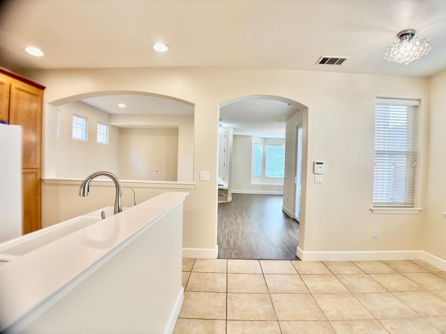 Detail Gallery Image 14 of 39 For 4280 Marston Ln, Santa Clara,  CA 95054 - 4 Beds | 3/1 Baths