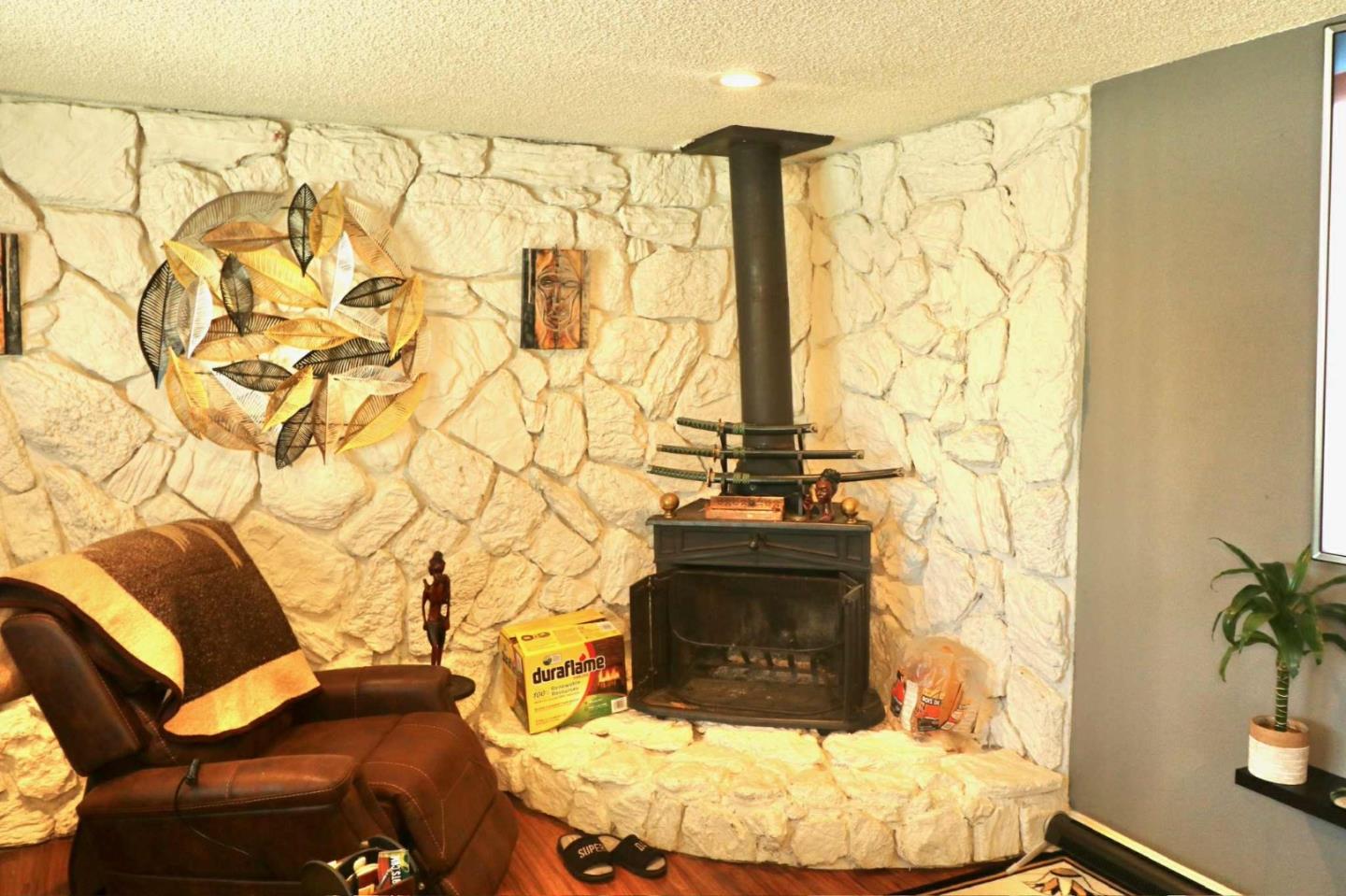 Detail Gallery Image 5 of 18 For 6 Linscheid Dr, Pittsburg,  CA 94565 - 3 Beds | 2 Baths