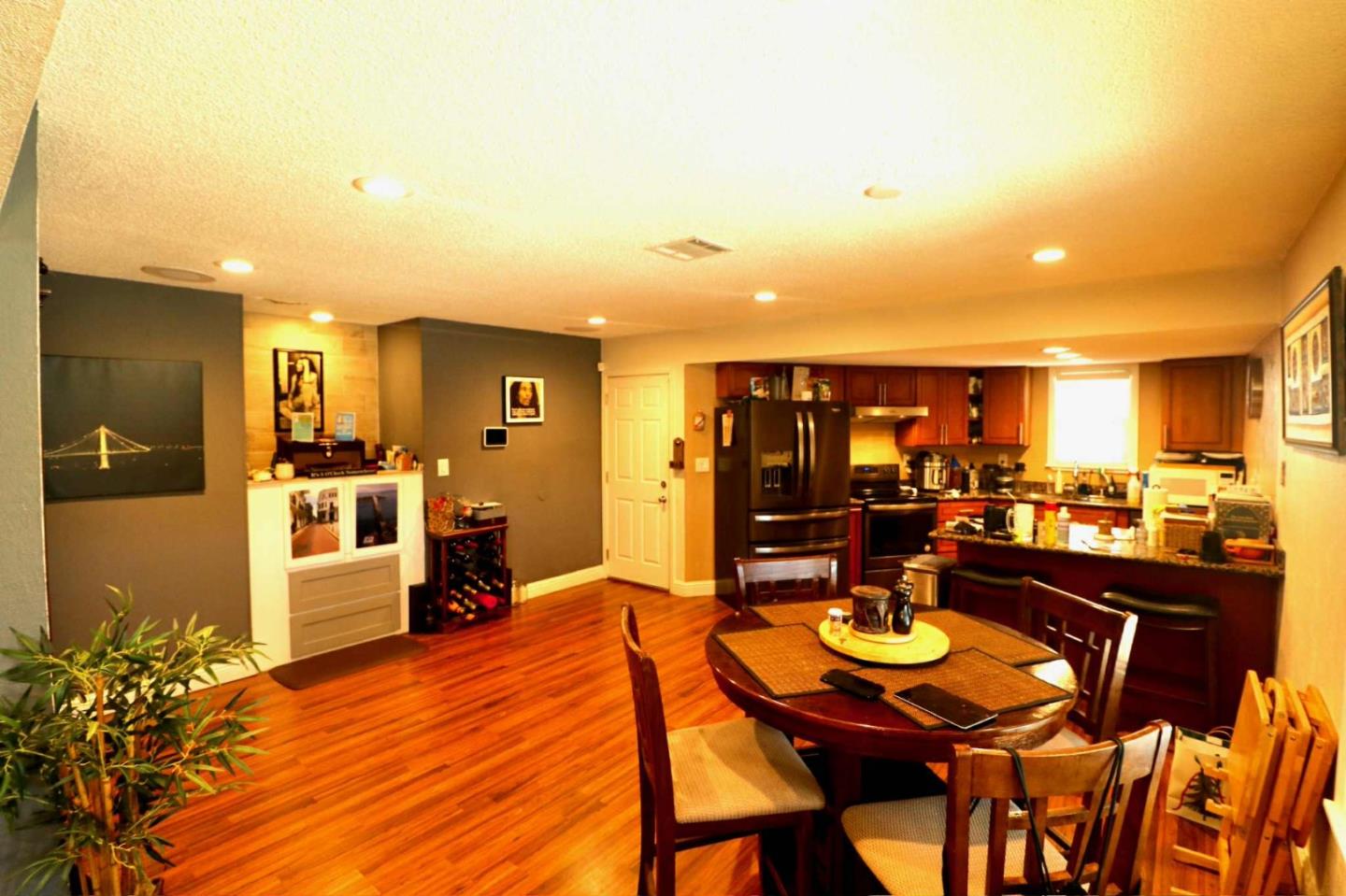 Detail Gallery Image 7 of 18 For 6 Linscheid Dr, Pittsburg,  CA 94565 - 3 Beds | 2 Baths
