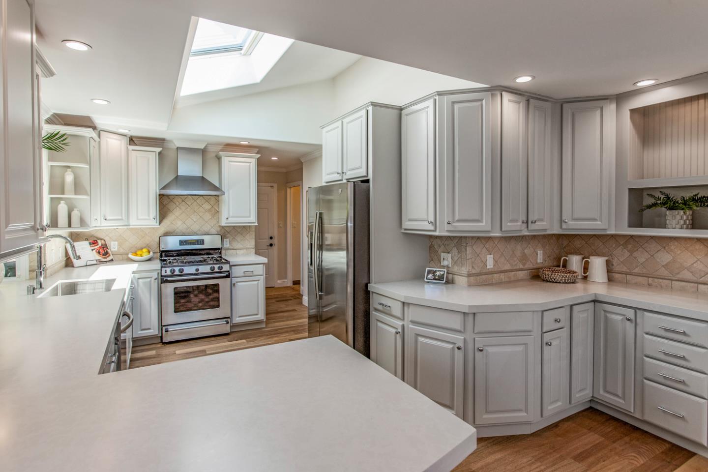 Detail Gallery Image 13 of 38 For 892 W Knickerbocker Dr, Sunnyvale,  CA 94087 - 3 Beds | 2/1 Baths
