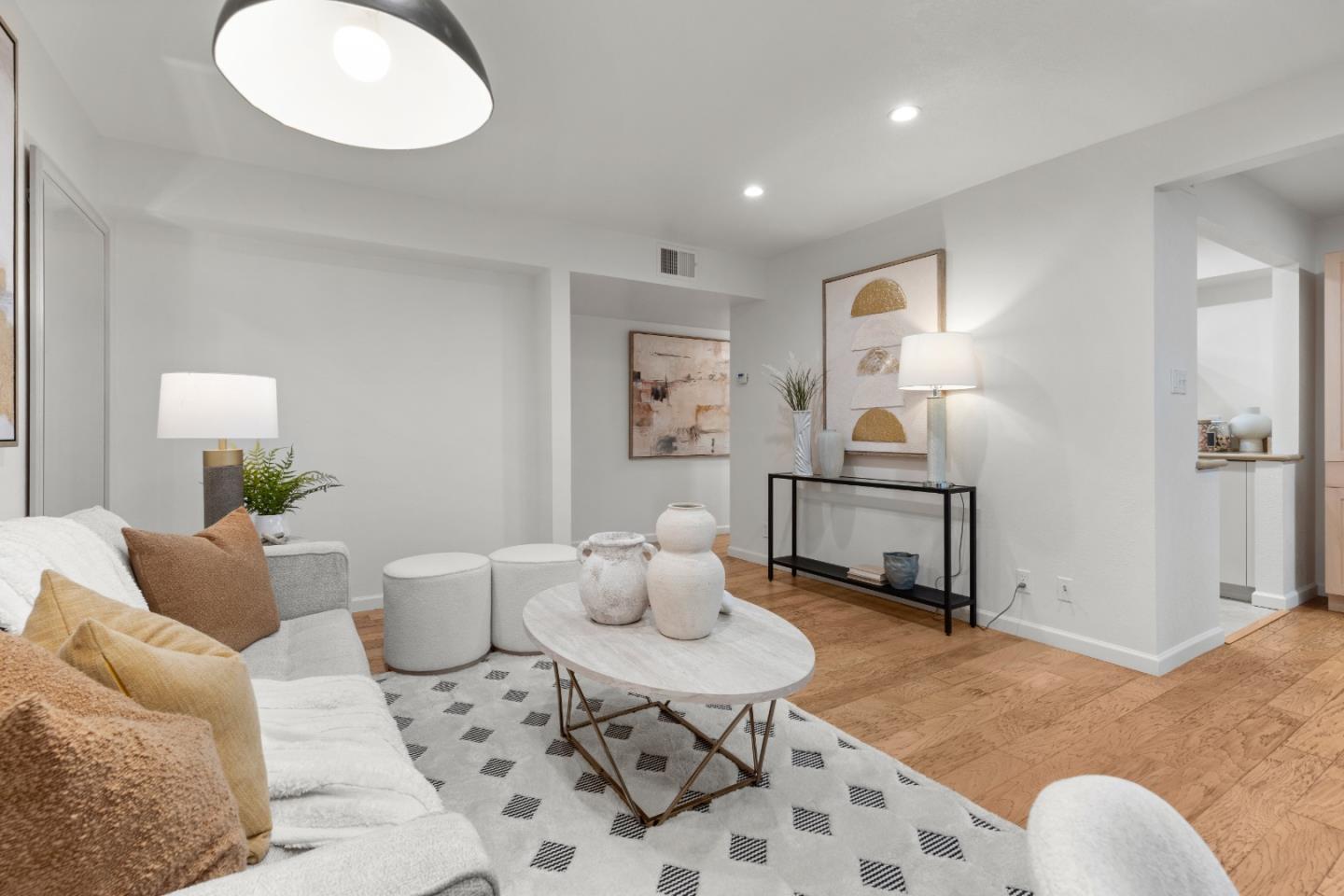 Detail Gallery Image 11 of 62 For 675 Sharon Park Dr #101,  Menlo Park,  CA 94025 - 2 Beds | 2 Baths