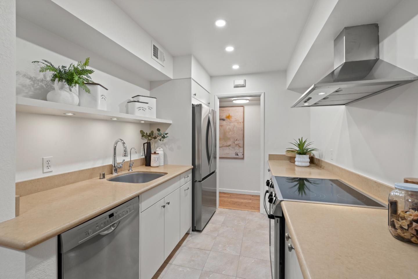 Detail Gallery Image 19 of 62 For 675 Sharon Park Dr #101,  Menlo Park,  CA 94025 - 2 Beds | 2 Baths
