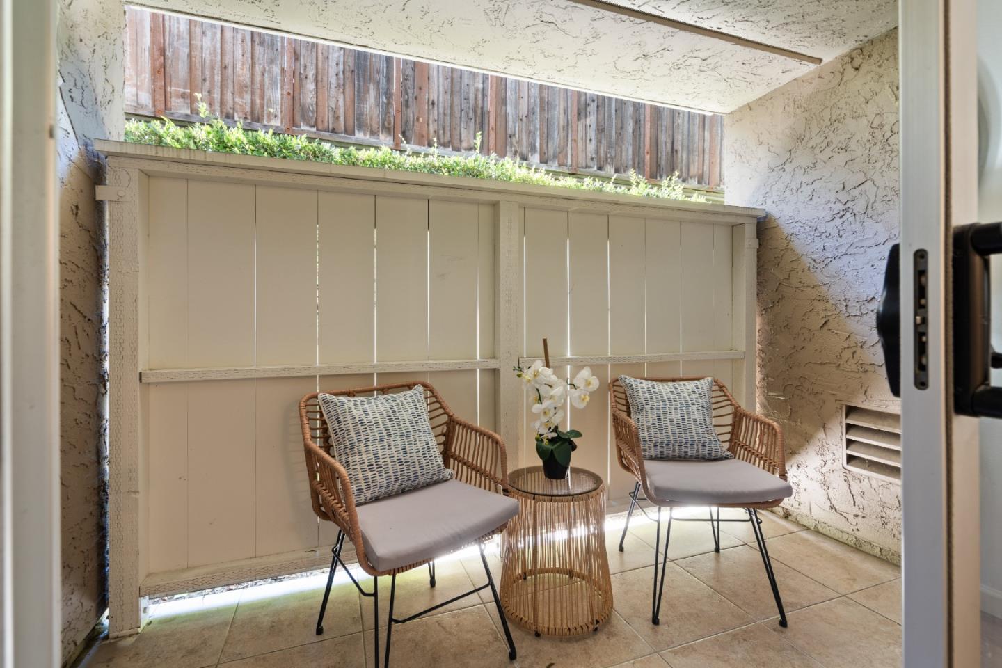 Detail Gallery Image 27 of 62 For 675 Sharon Park Dr #101,  Menlo Park,  CA 94025 - 2 Beds | 2 Baths
