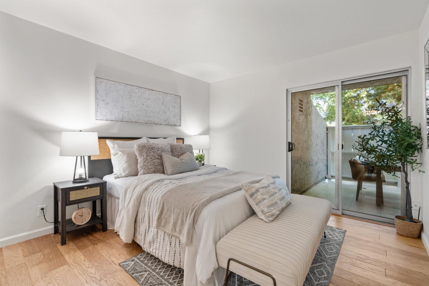 Detail Gallery Image 28 of 62 For 675 Sharon Park Dr #101,  Menlo Park,  CA 94025 - 2 Beds | 2 Baths
