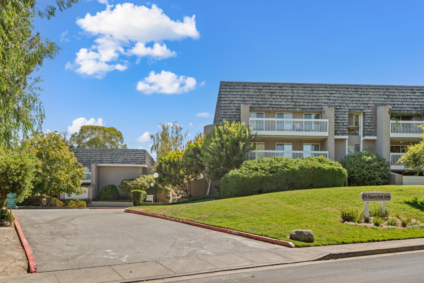 Detail Gallery Image 3 of 62 For 675 Sharon Park Dr #101,  Menlo Park,  CA 94025 - 2 Beds | 2 Baths