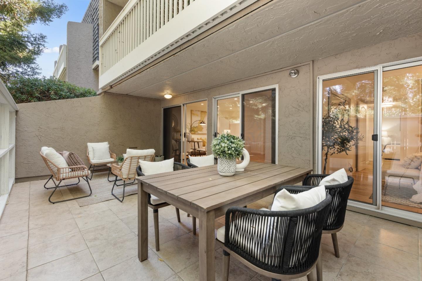 Detail Gallery Image 32 of 62 For 675 Sharon Park Dr #101,  Menlo Park,  CA 94025 - 2 Beds | 2 Baths