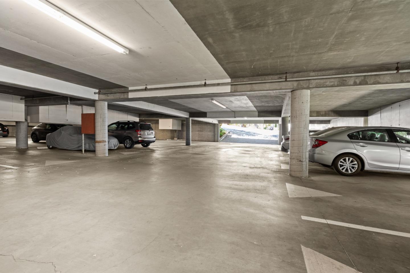 Detail Gallery Image 43 of 62 For 675 Sharon Park Dr #101,  Menlo Park,  CA 94025 - 2 Beds | 2 Baths