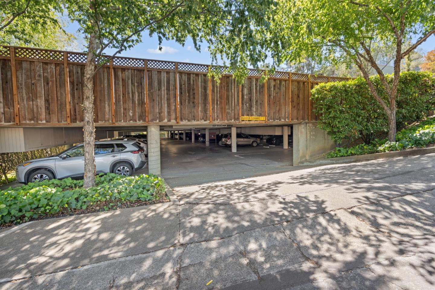 Detail Gallery Image 44 of 62 For 675 Sharon Park Dr #101,  Menlo Park,  CA 94025 - 2 Beds | 2 Baths