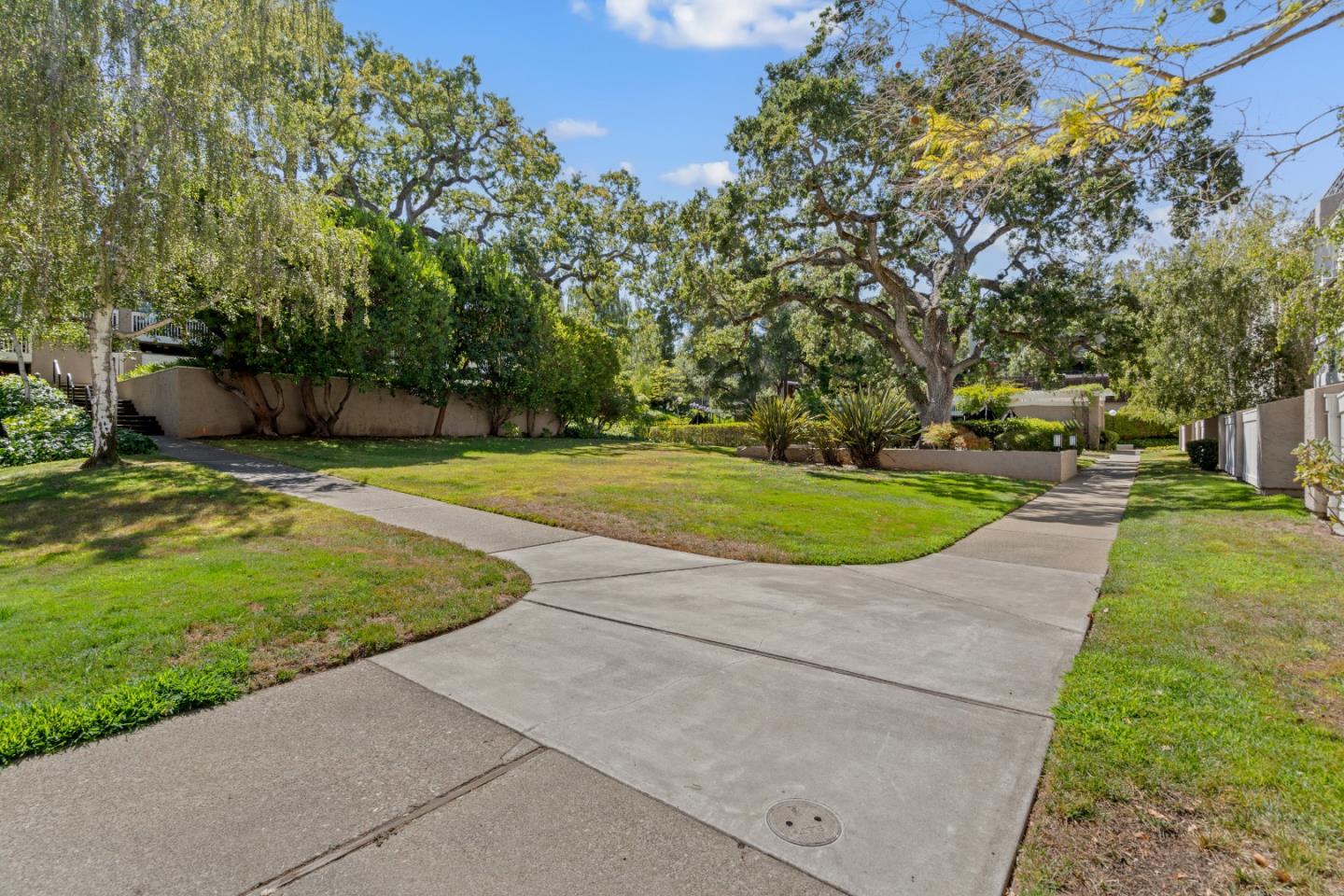 Detail Gallery Image 45 of 62 For 675 Sharon Park Dr #101,  Menlo Park,  CA 94025 - 2 Beds | 2 Baths