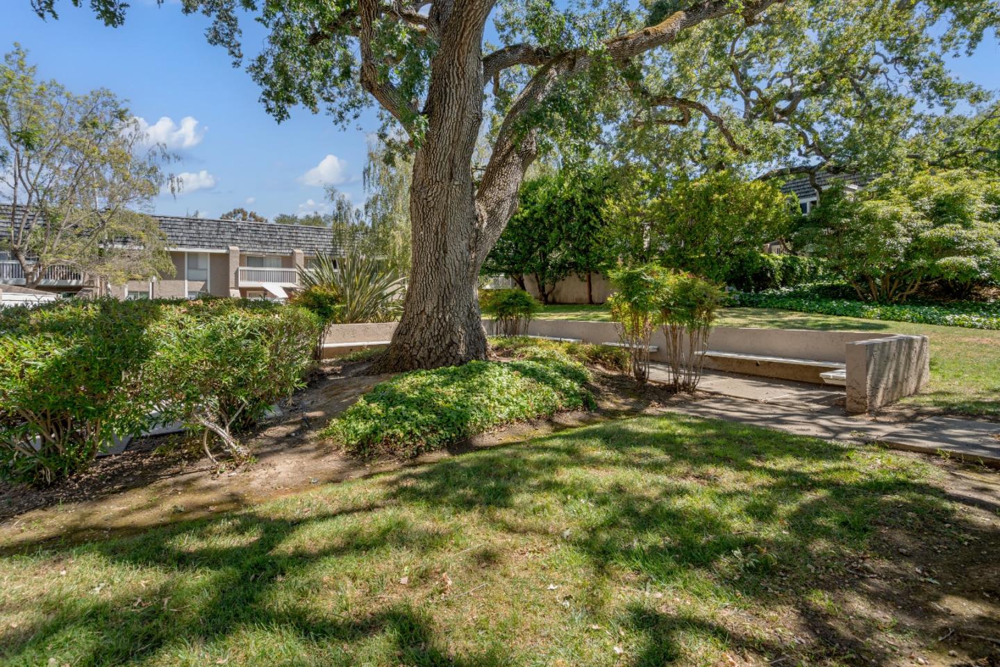 Detail Gallery Image 47 of 62 For 675 Sharon Park Dr #101,  Menlo Park,  CA 94025 - 2 Beds | 2 Baths