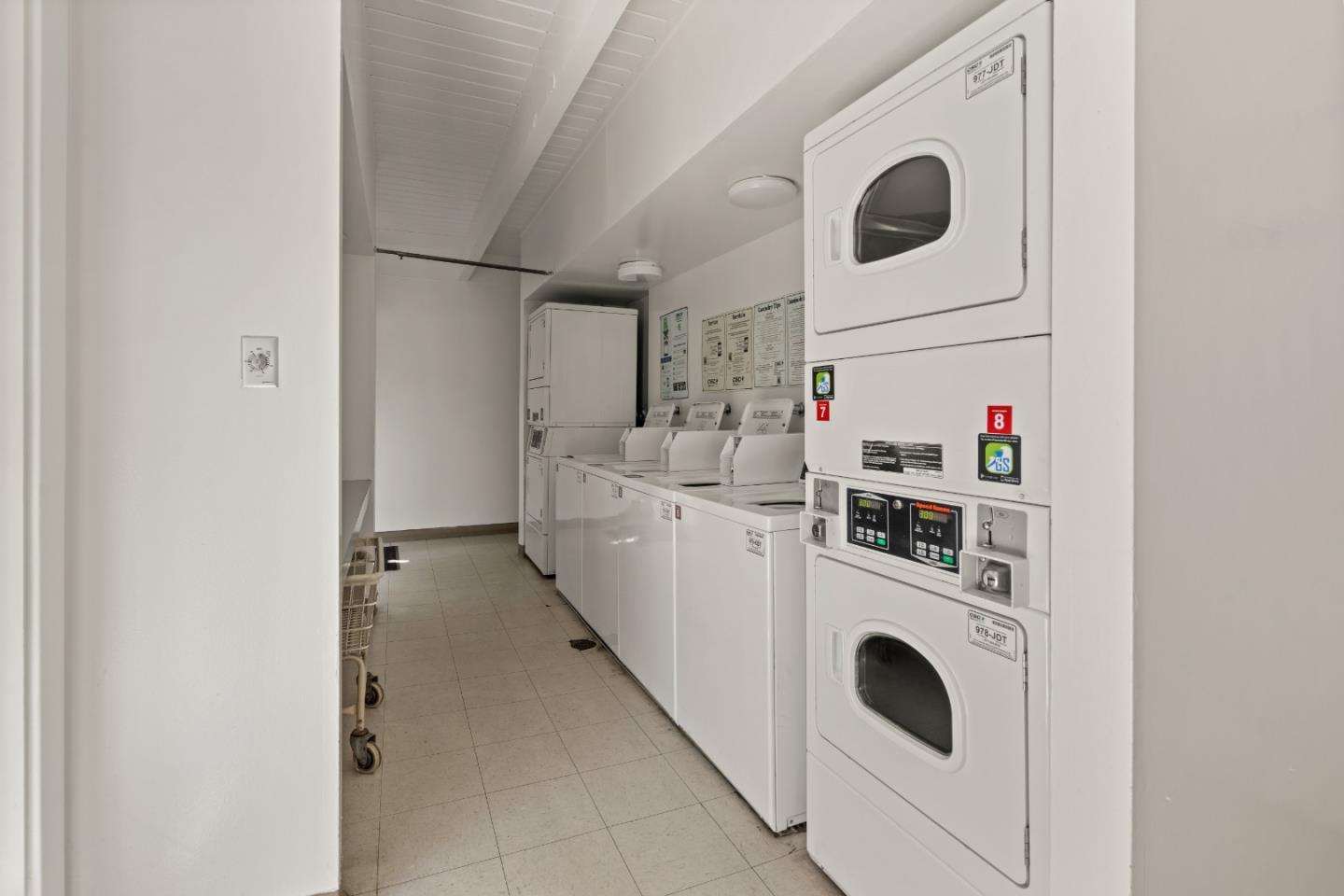 Detail Gallery Image 49 of 62 For 675 Sharon Park Dr #101,  Menlo Park,  CA 94025 - 2 Beds | 2 Baths