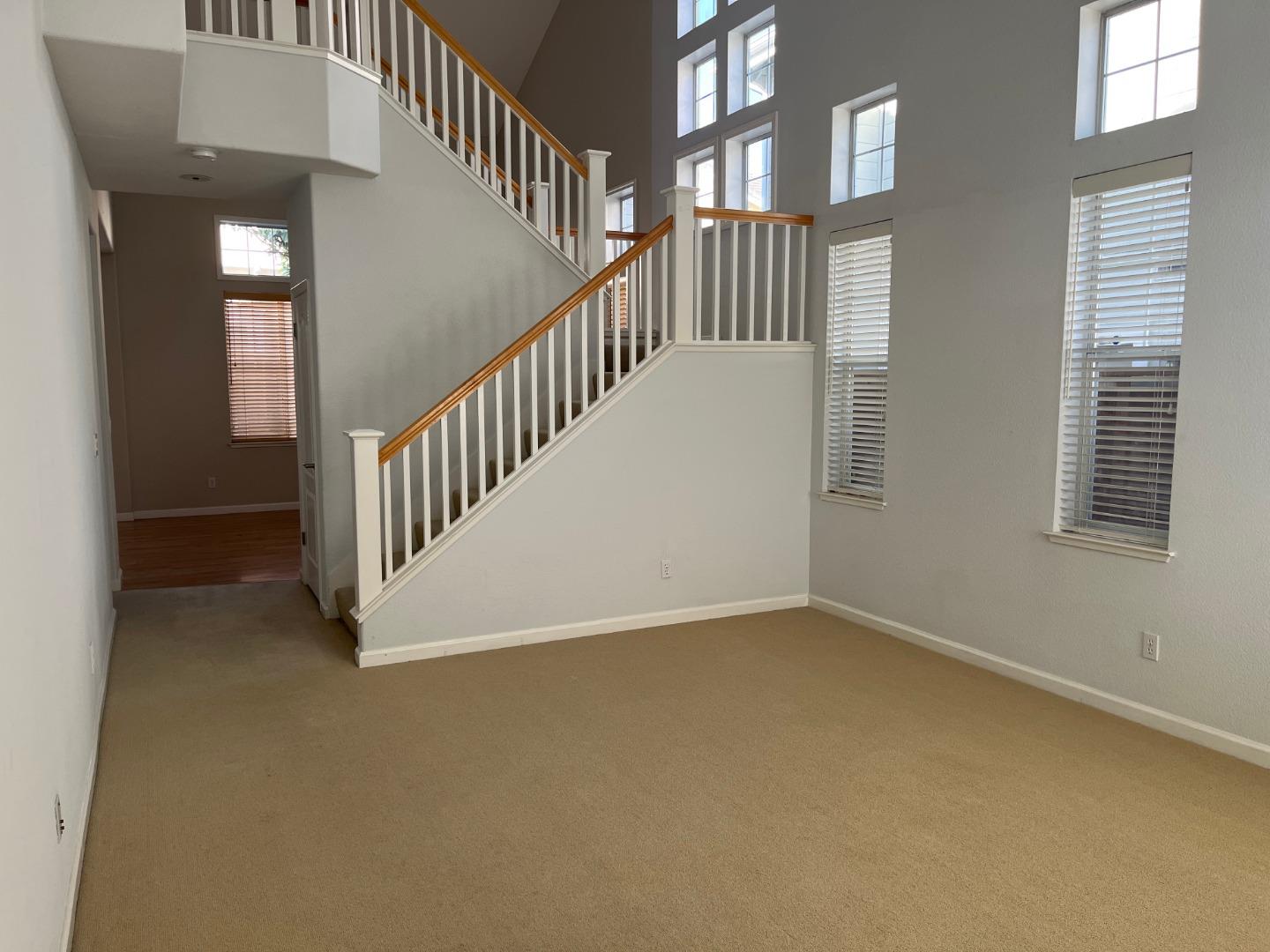 Detail Gallery Image 3 of 8 For 505 Osprey Dr, Redwood City,  CA 94065 - 3 Beds | 2/1 Baths