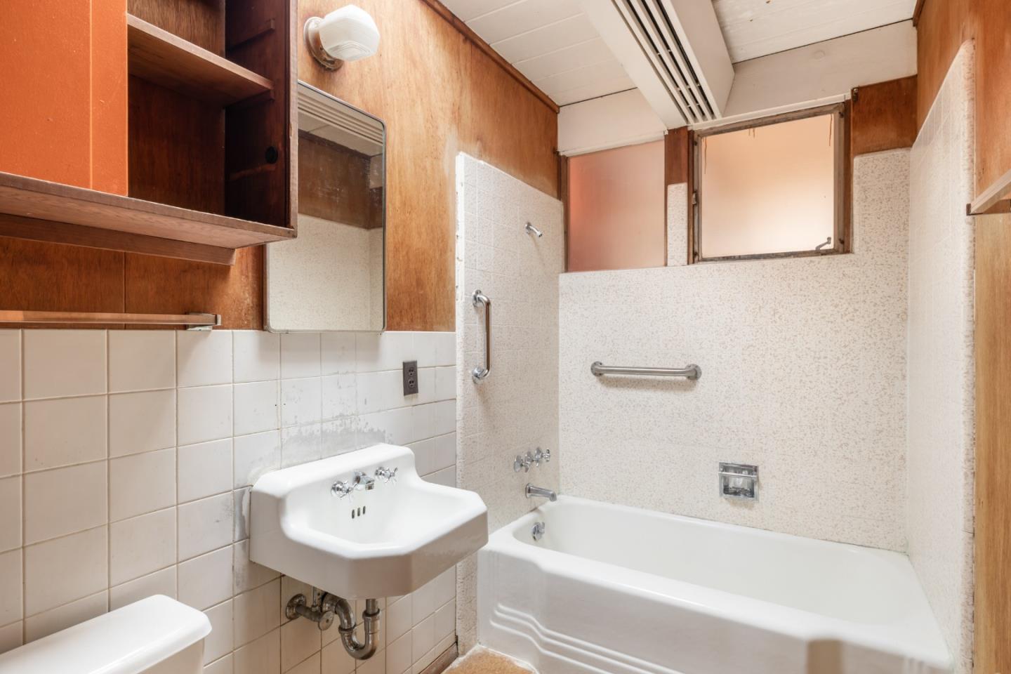 Detail Gallery Image 11 of 21 For 3728 Carlson Cir, Palo Alto,  CA 94306 - 6 Beds | 3 Baths