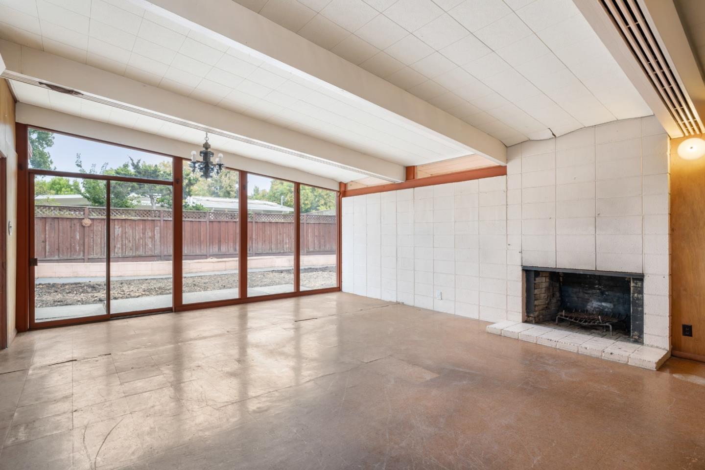 Detail Gallery Image 7 of 21 For 3728 Carlson Cir, Palo Alto,  CA 94306 - 6 Beds | 3 Baths