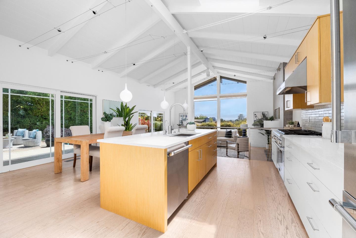 Detail Gallery Image 10 of 56 For 230 Thunderbird Dr, Aptos,  CA 95003 - 3 Beds | 3 Baths
