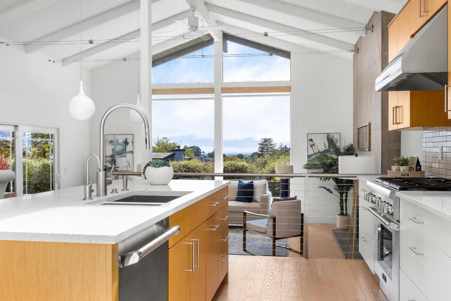 Detail Gallery Image 11 of 56 For 230 Thunderbird Dr, Aptos,  CA 95003 - 3 Beds | 3 Baths