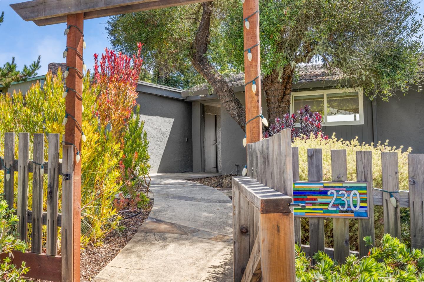 Detail Gallery Image 5 of 56 For 230 Thunderbird Dr, Aptos,  CA 95003 - 3 Beds | 3 Baths