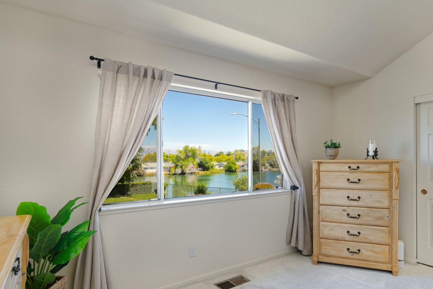 Detail Gallery Image 29 of 49 For 5633 Ravenna Ct, San Jose,  CA 95118 - 4 Beds | 3/1 Baths