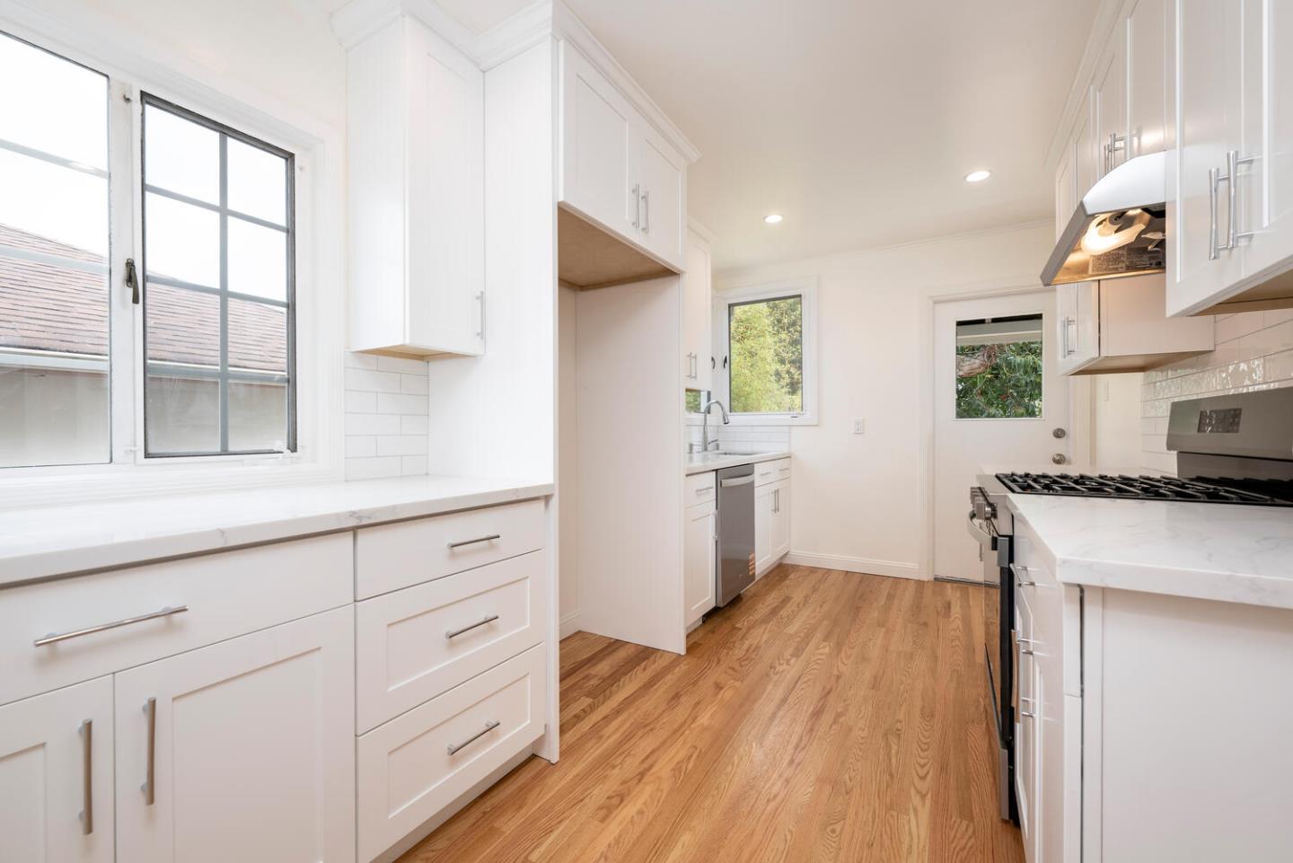 Detail Gallery Image 11 of 28 For 28 Greenwood Dr, South San Francisco,  CA 94080 - 2 Beds | 1 Baths