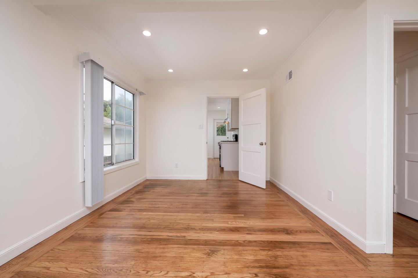 Detail Gallery Image 9 of 28 For 28 Greenwood Dr, South San Francisco,  CA 94080 - 2 Beds | 1 Baths