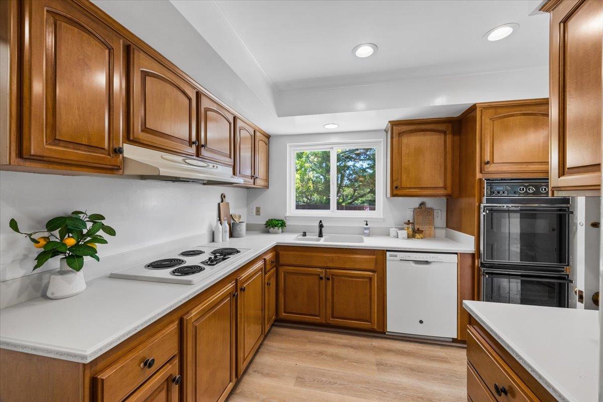 Detail Gallery Image 12 of 29 For 35 Mountain View Pl, San Mateo,  CA 94402 - 3 Beds | 2 Baths
