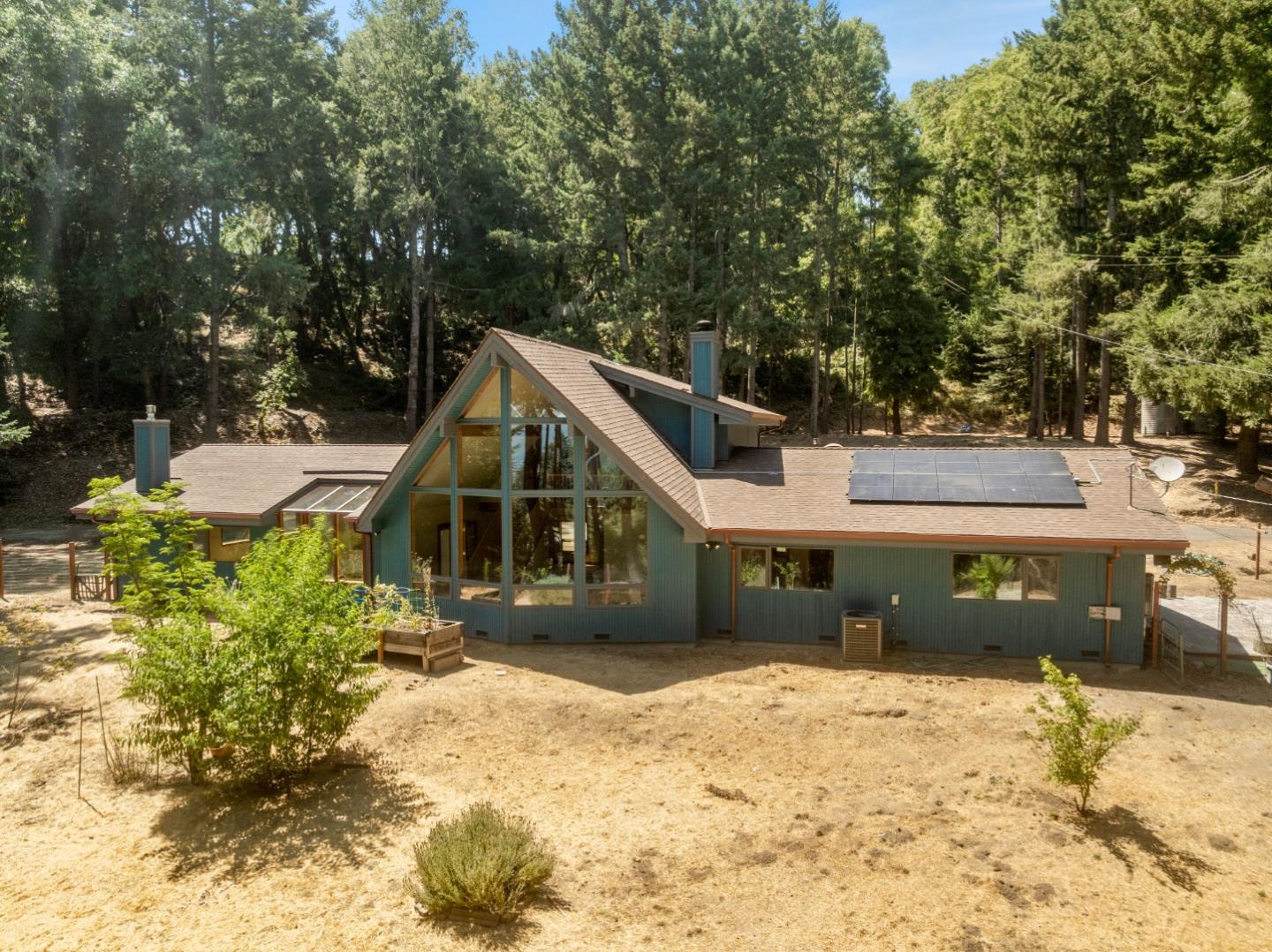Detail Gallery Image 3 of 62 For 19850 Skyline Blvd, Los Gatos,  CA 95033 - 3 Beds | 2/1 Baths