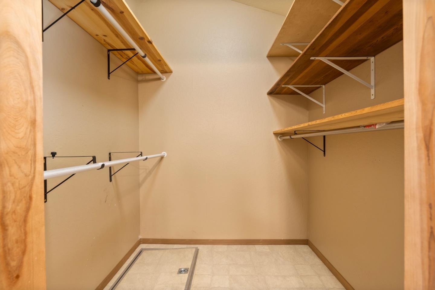 Detail Gallery Image 43 of 62 For 19850 Skyline Blvd, Los Gatos,  CA 95033 - 3 Beds | 2/1 Baths