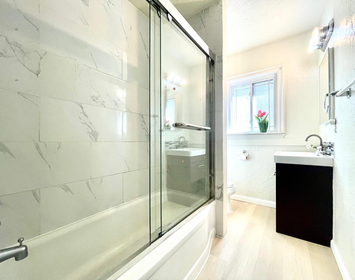 Detail Gallery Image 15 of 35 For 536 Flynn Ave, Redwood City,  CA 94063 - 4 Beds | 2/1 Baths