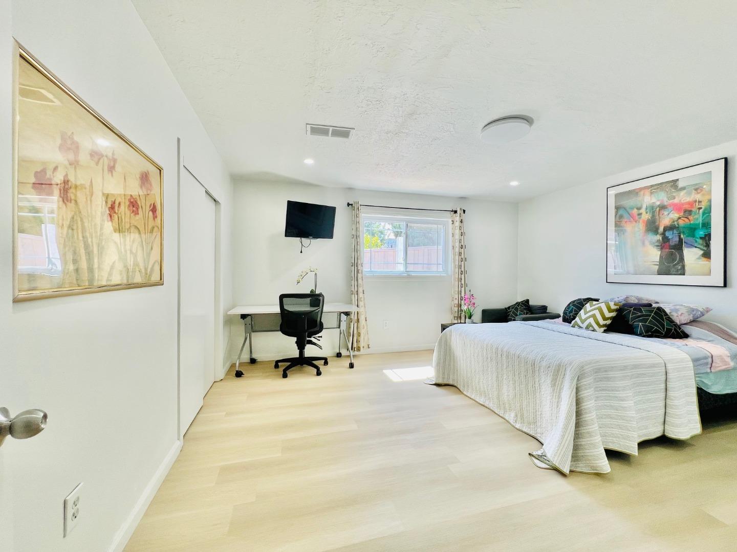 Detail Gallery Image 18 of 35 For 536 Flynn Ave, Redwood City,  CA 94063 - 4 Beds | 2/1 Baths