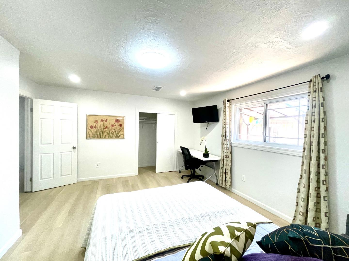Detail Gallery Image 21 of 35 For 536 Flynn Ave, Redwood City,  CA 94063 - 4 Beds | 2/1 Baths