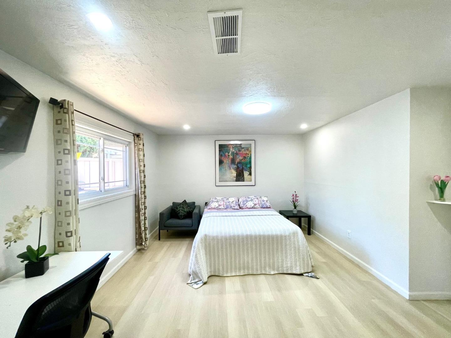 Detail Gallery Image 22 of 35 For 536 Flynn Ave, Redwood City,  CA 94063 - 4 Beds | 2/1 Baths