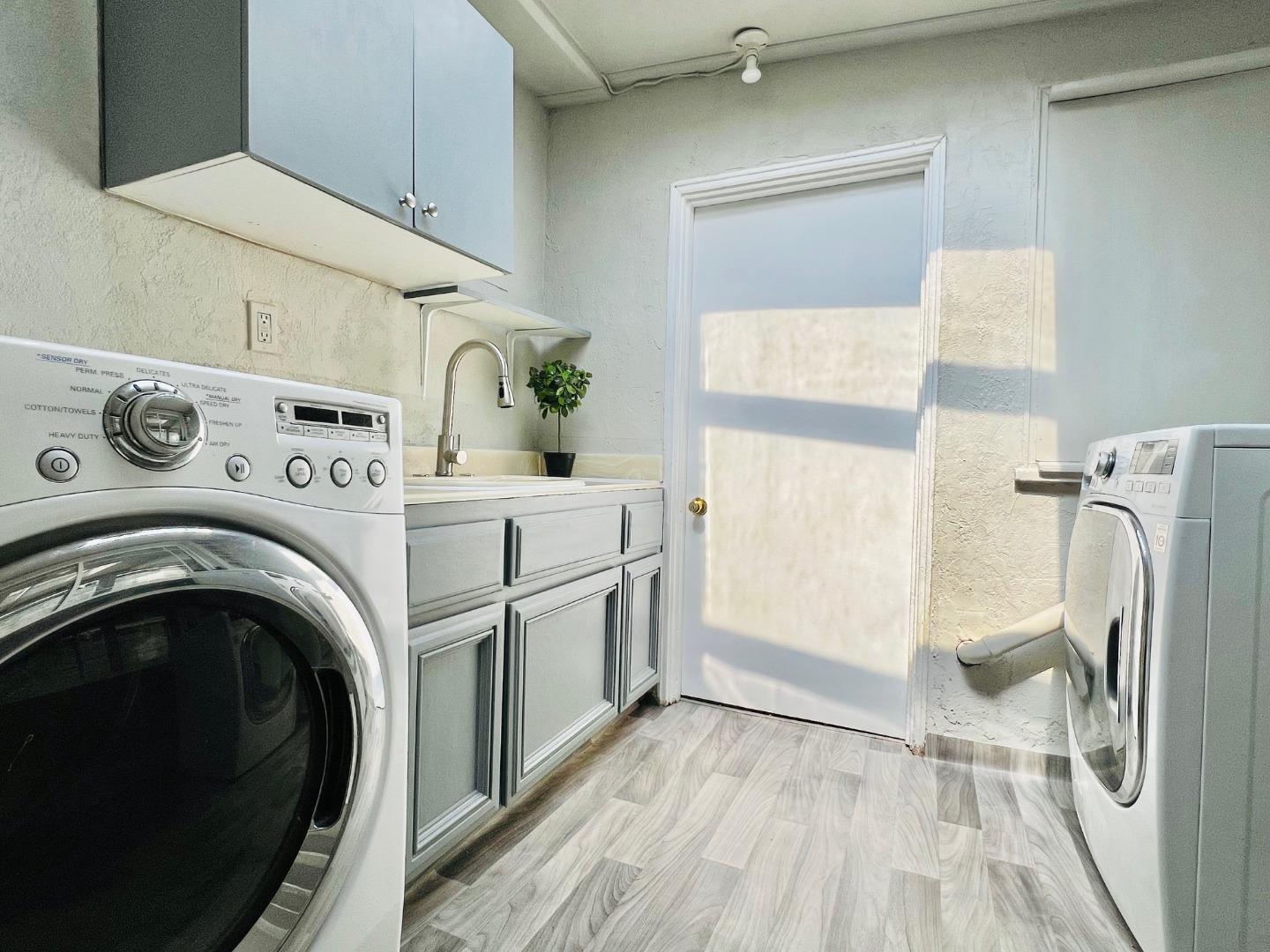 Detail Gallery Image 24 of 35 For 536 Flynn Ave, Redwood City,  CA 94063 - 4 Beds | 2/1 Baths