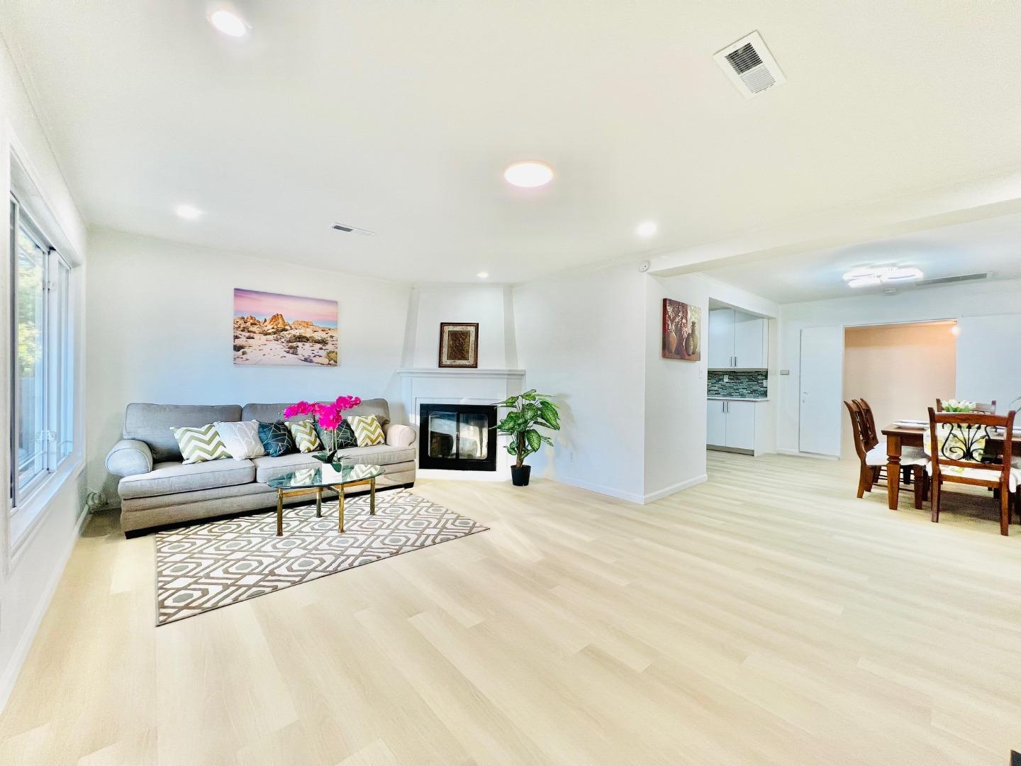 Detail Gallery Image 6 of 35 For 536 Flynn Ave, Redwood City,  CA 94063 - 4 Beds | 2/1 Baths