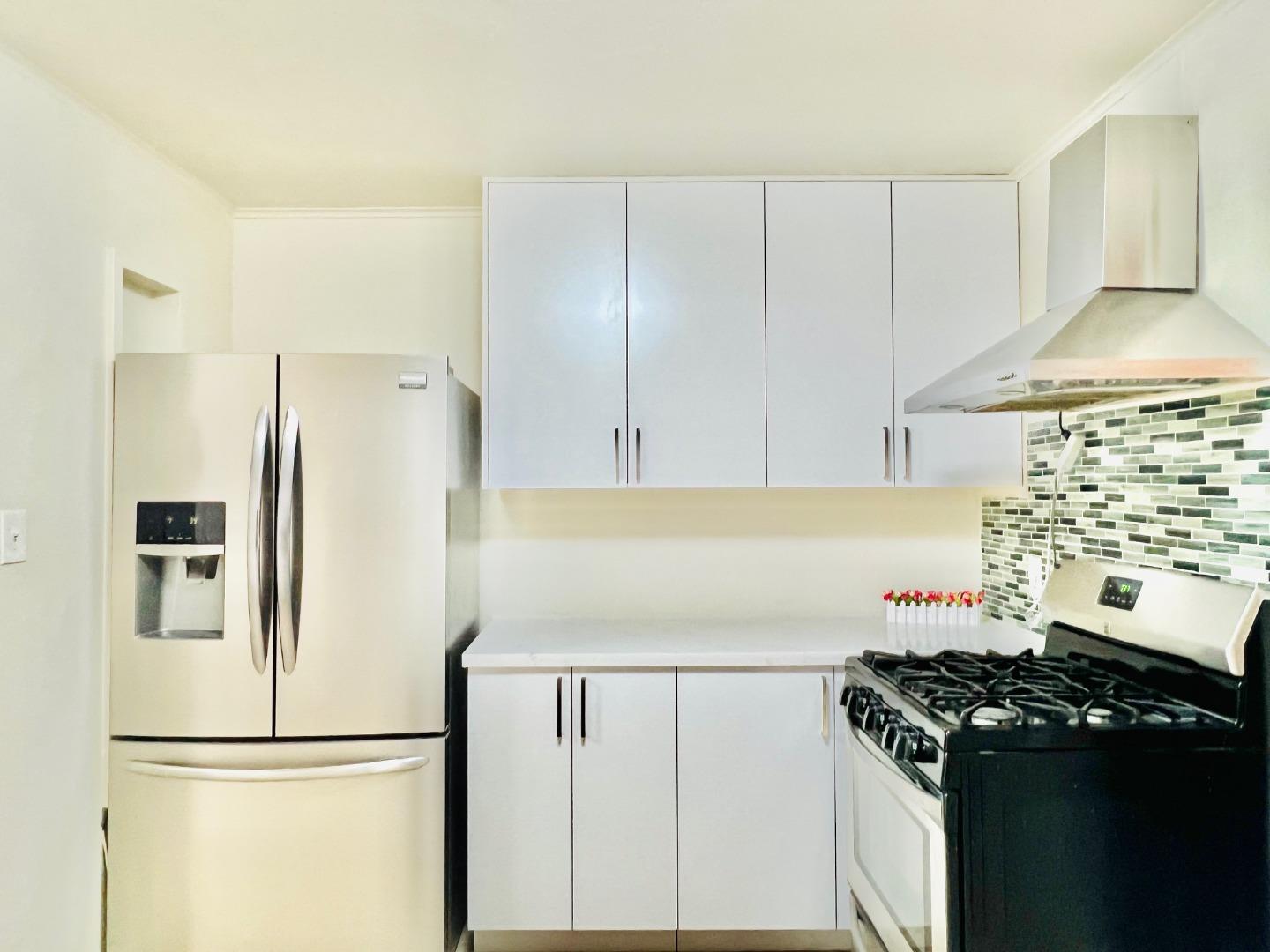 Detail Gallery Image 9 of 35 For 536 Flynn Ave, Redwood City,  CA 94063 - 4 Beds | 2/1 Baths